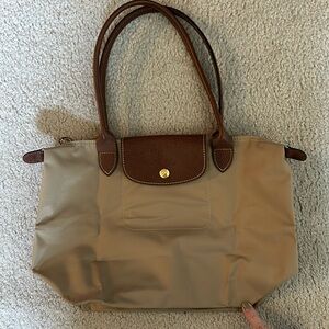 Medium Longchamp Le Pliage Shoulder Bag